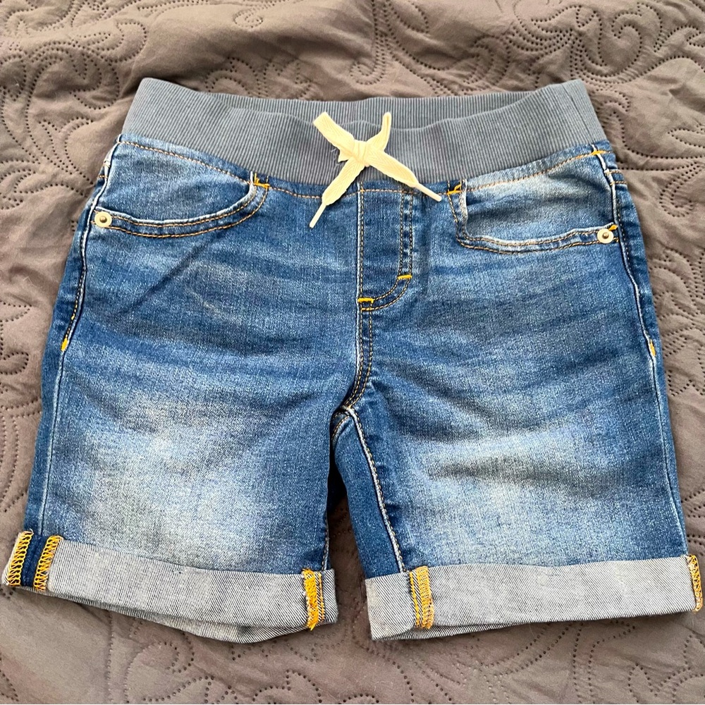 NWOT, Wonder Nation Girls Jean/Elastic Shorts Size M (7-8) with Bow
